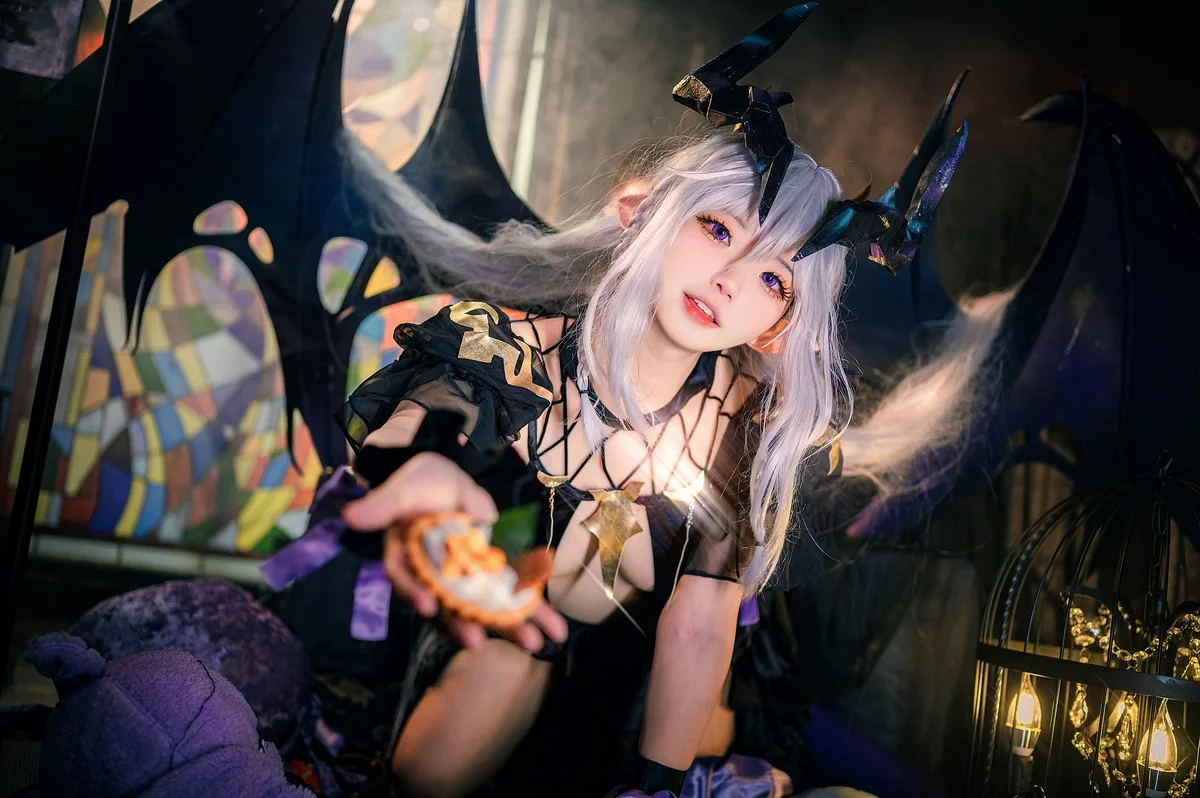 Coser美女伊喵君四叶草剧场法芙娜主题性感黑色开胸服饰秀白嫩肌肤诱惑写真27P