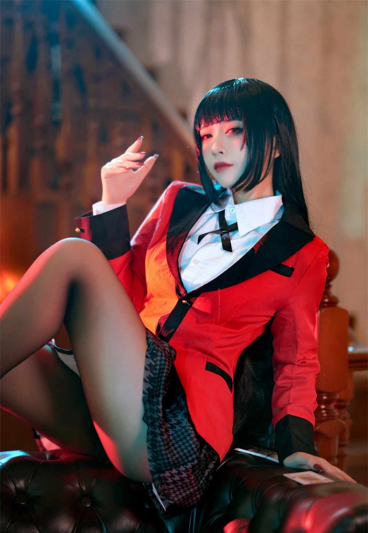 网络美女索索半半子梦子主题性感红色外套配黑短裙露超薄黑丝秀美腿诱惑写真48P