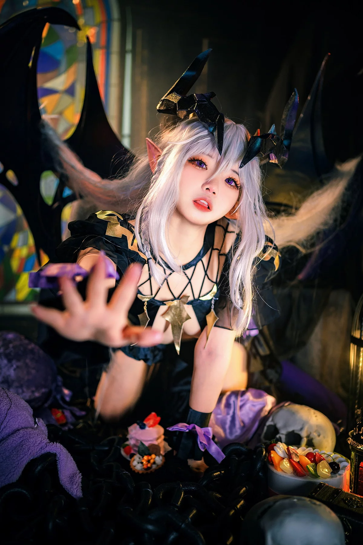 Coser美女伊喵君四叶草剧场法芙娜主题性感黑色开胸服饰秀白嫩肌肤诱惑写真27P