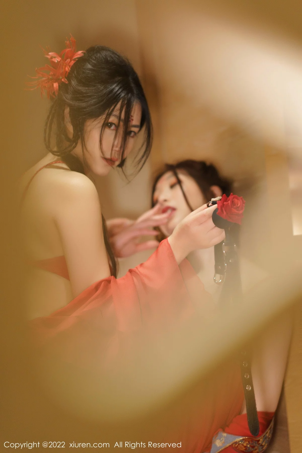 XiuRen第6068期_女神laura阿姣＆妲己_Toxic红色薄透古装服秀丰满身材诱惑写真79P