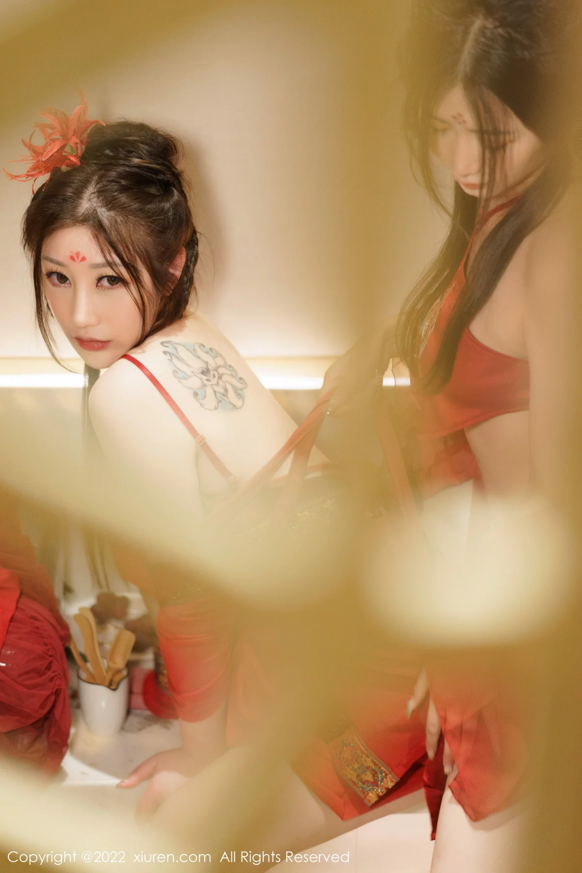XiuRen第6068期_女神laura阿姣＆妲己_Toxic红色薄透古装服秀丰满身材诱惑写真79P