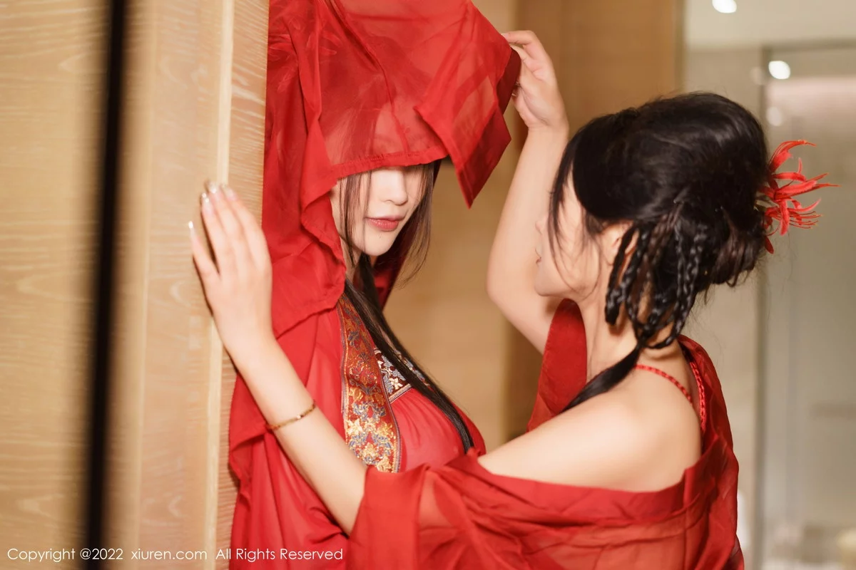 XiuRen第6068期_女神laura阿姣＆妲己_Toxic红色薄透古装服秀丰满身材诱惑写真79P