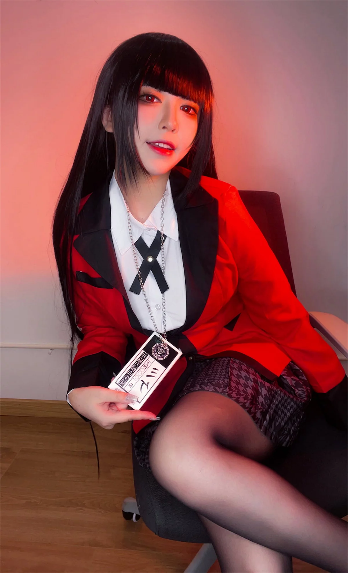 网络美女索索半半子梦子主题性感红色外套配黑短裙露超薄黑丝秀美腿诱惑写真48P