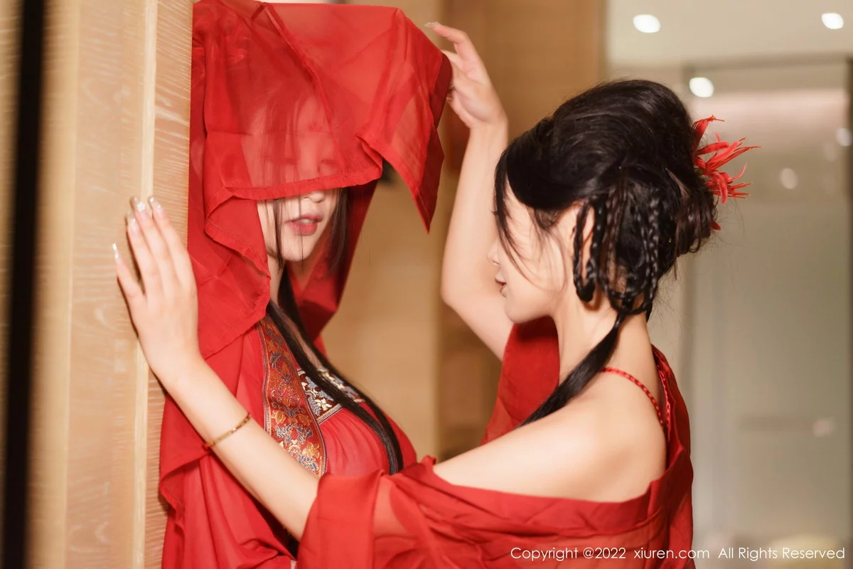 XiuRen第6068期_女神laura阿姣＆妲己_Toxic红色薄透古装服秀丰满身材诱惑写真79P