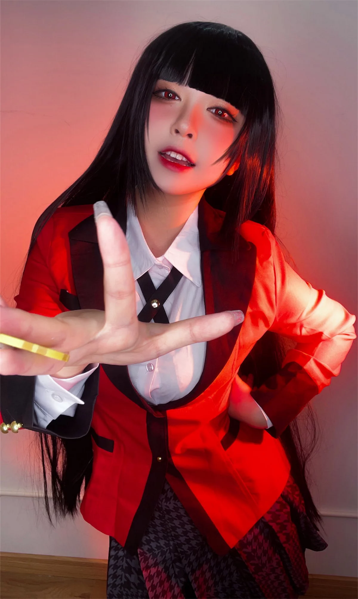 网络美女索索半半子梦子主题性感红色外套配黑短裙露超薄黑丝秀美腿诱惑写真48P