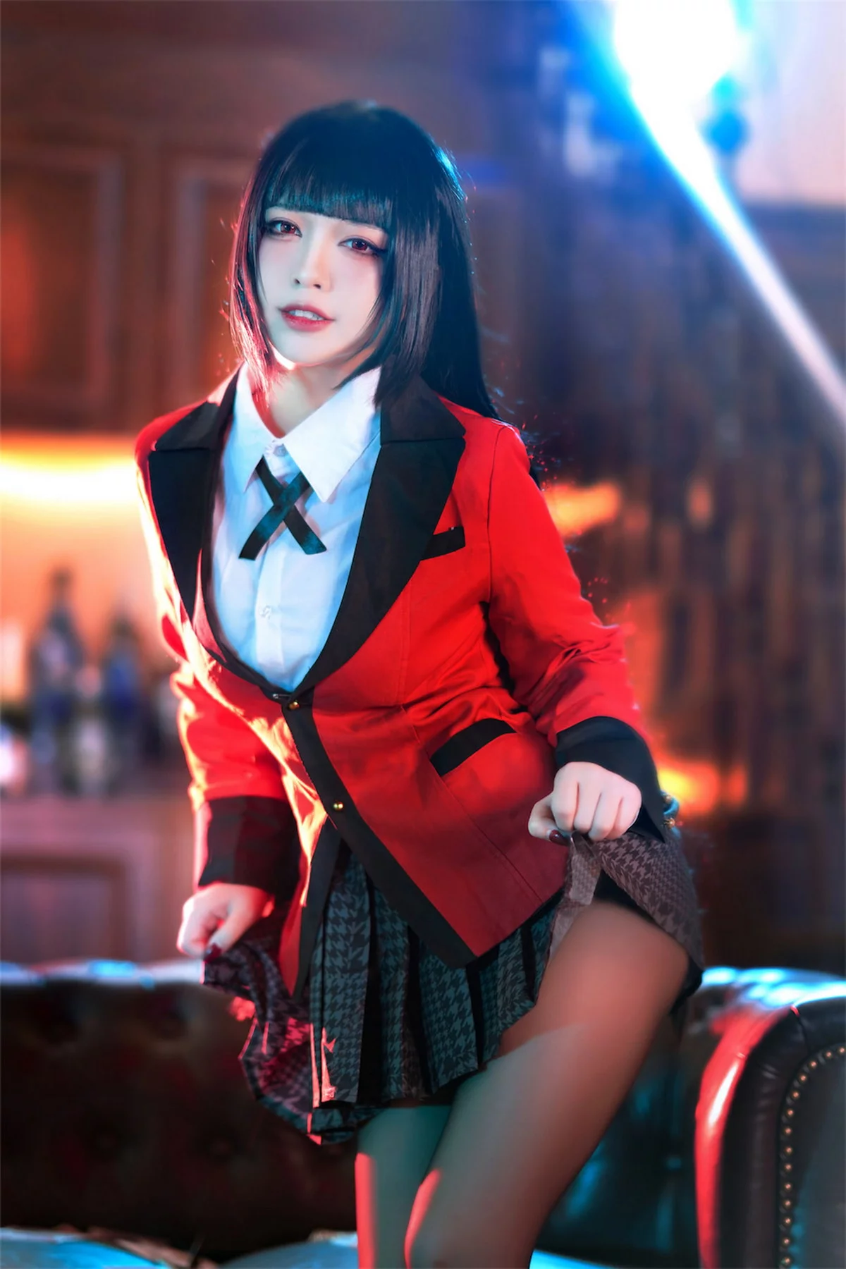 网络美女索索半半子梦子主题性感红色外套配黑短裙露超薄黑丝秀美腿诱惑写真48P