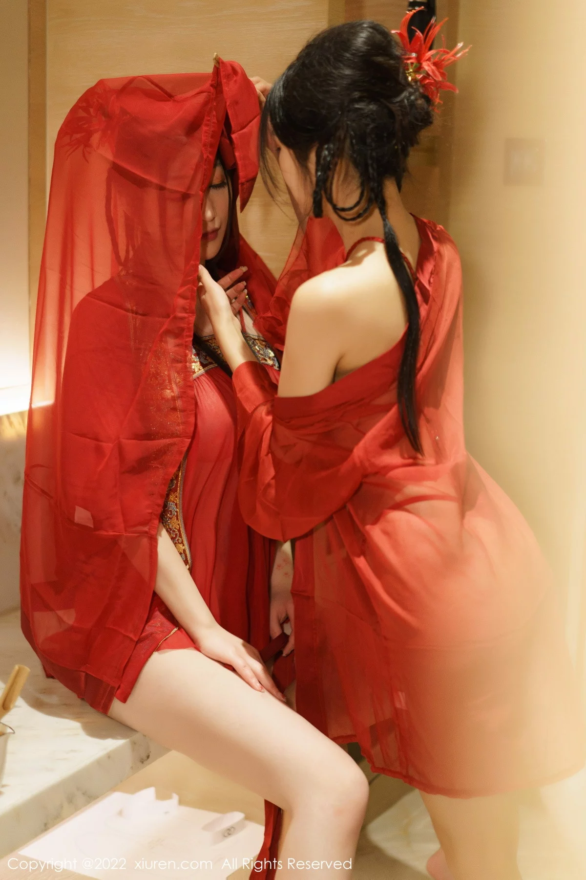 XiuRen第6068期_女神laura阿姣＆妲己_Toxic红色薄透古装服秀丰满身材诱惑写真79P