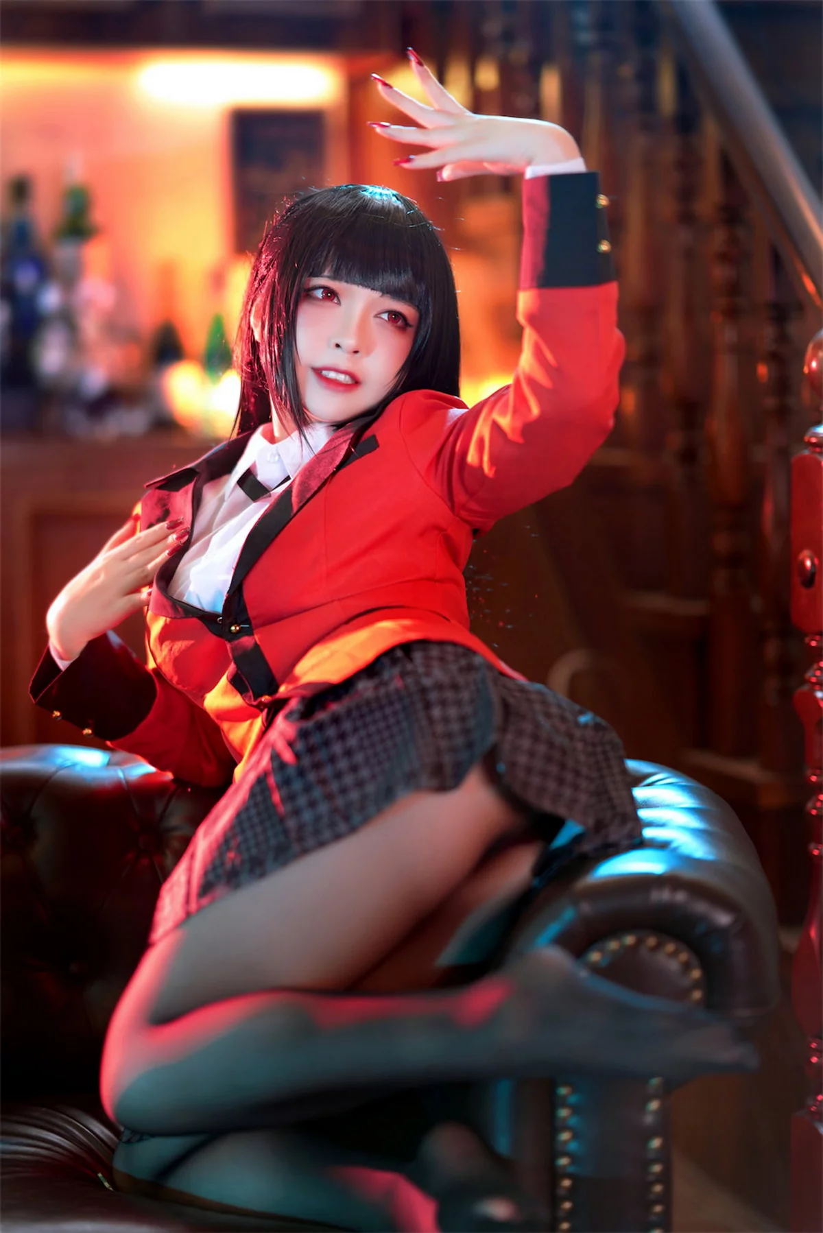网络美女索索半半子梦子主题性感红色外套配黑短裙露超薄黑丝秀美腿诱惑写真48P