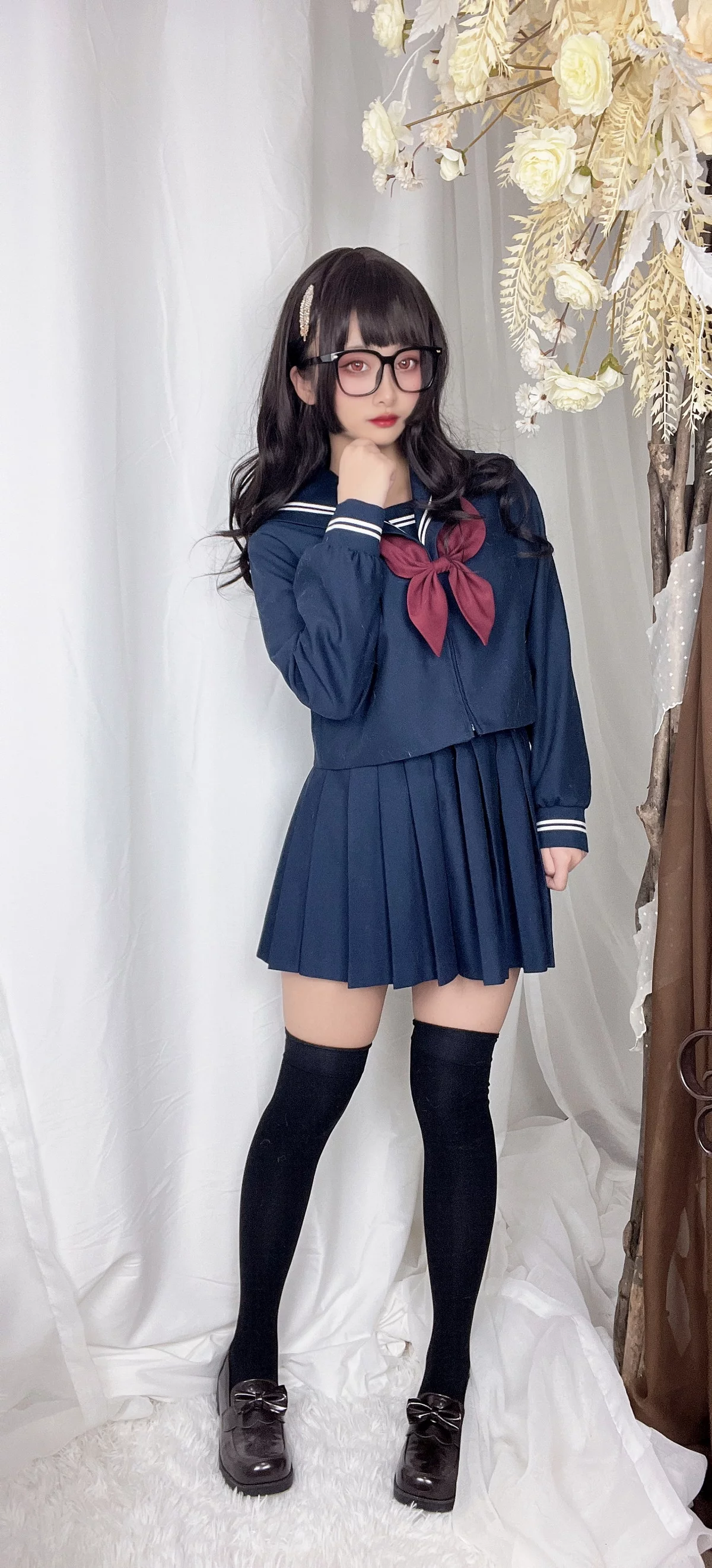 动漫博主洛璃LoLiSAMA漫画主题私房脱学生制服露性感蕾丝内衣丰满诱惑写真113P