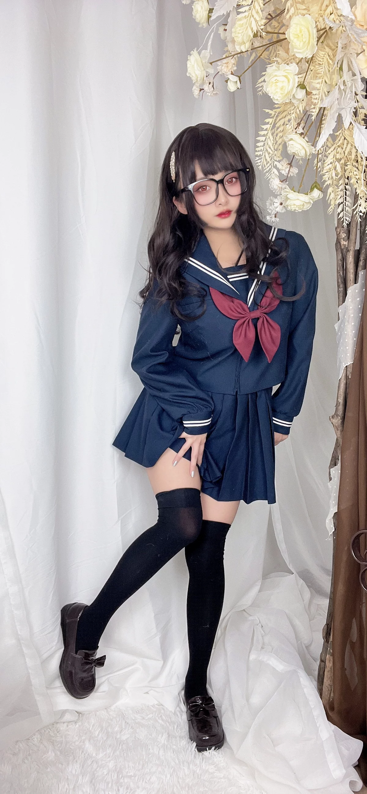 动漫博主洛璃LoLiSAMA漫画主题私房脱学生制服露性感蕾丝内衣丰满诱惑写真113P