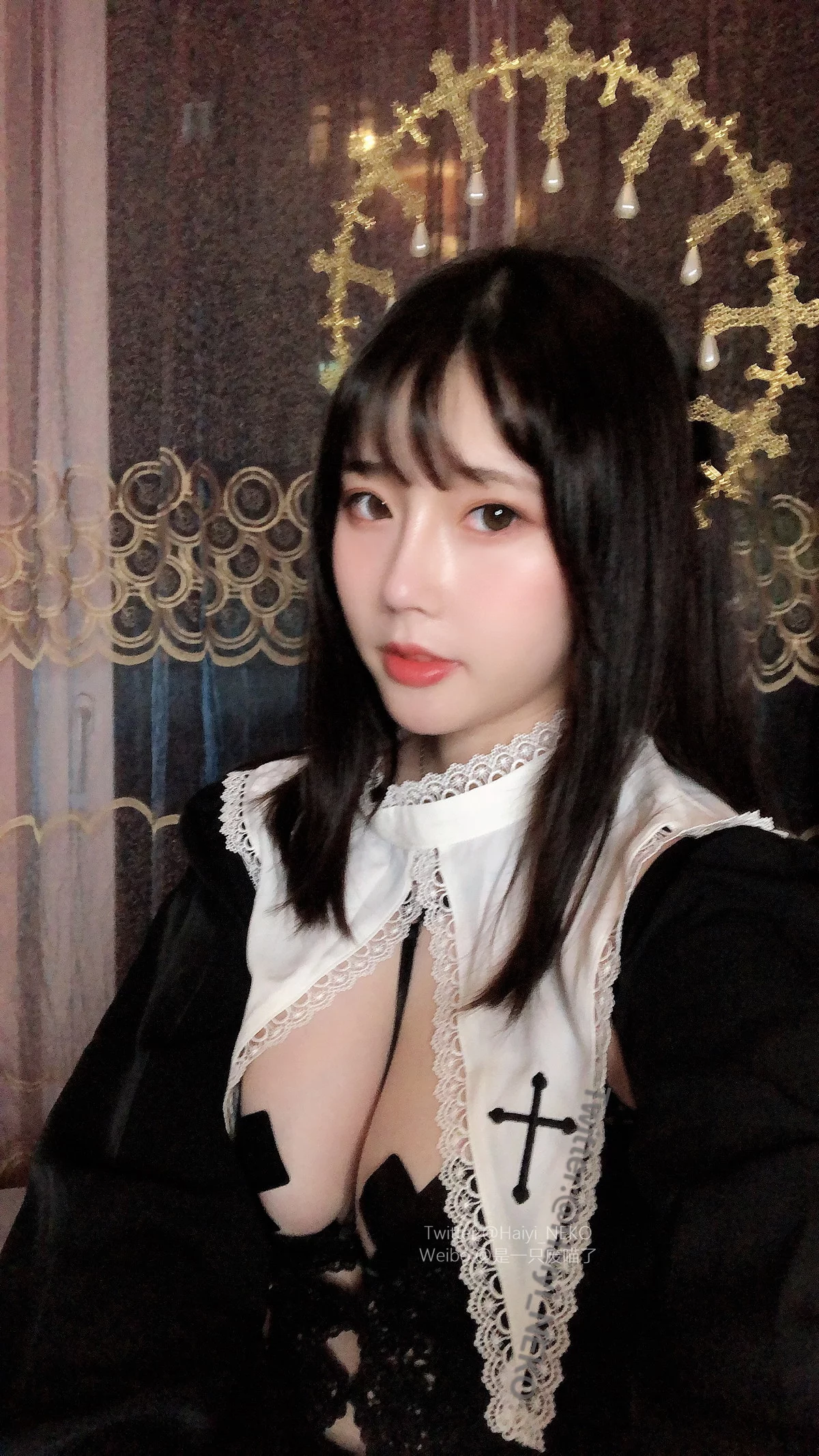 Coser美女是一只废喵了09月图集主题性感女仆装+黑色修女服饰秀豪乳诱惑写真35P