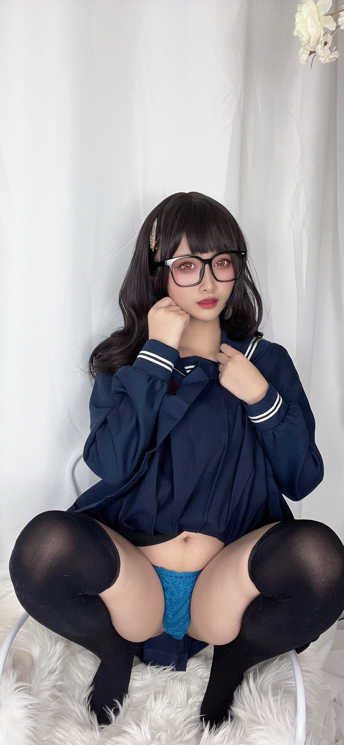 动漫博主洛璃LoLiSAMA漫画主题私房脱学生制服露性感蕾丝内衣丰满诱惑写真113P