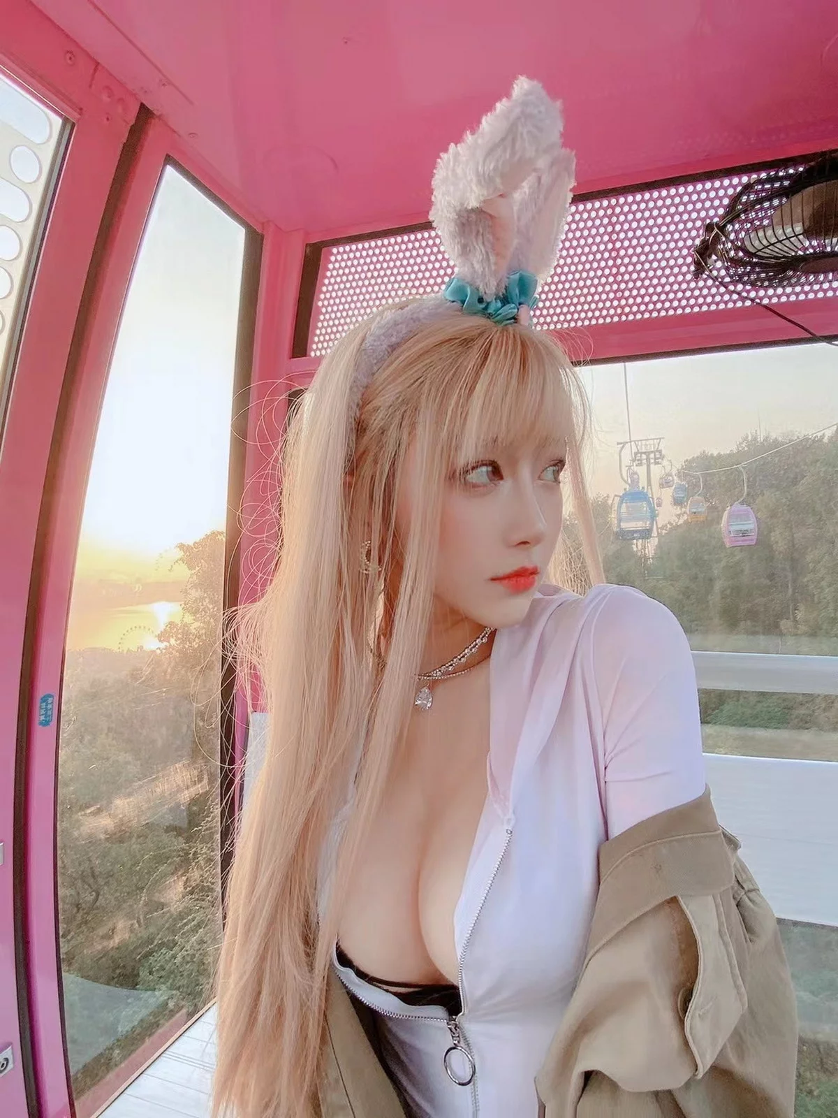 人气Coser啾小妍合集主题私房性感服饰系列秀完美身材翘臀美腿迷人诱惑写真328P
