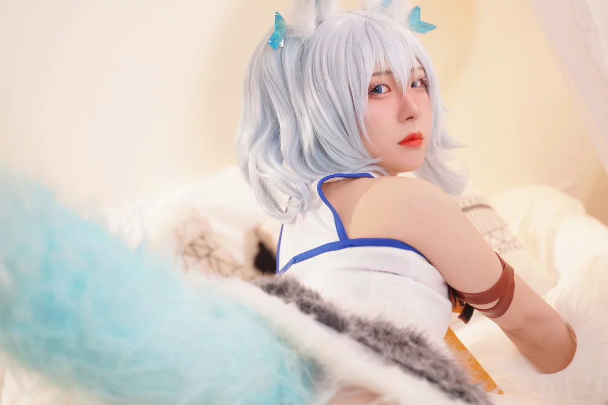 微博美少女虎森森回复术士刹那主题私房床上性感服饰秀翘臀美腿迷人诱惑写真40P