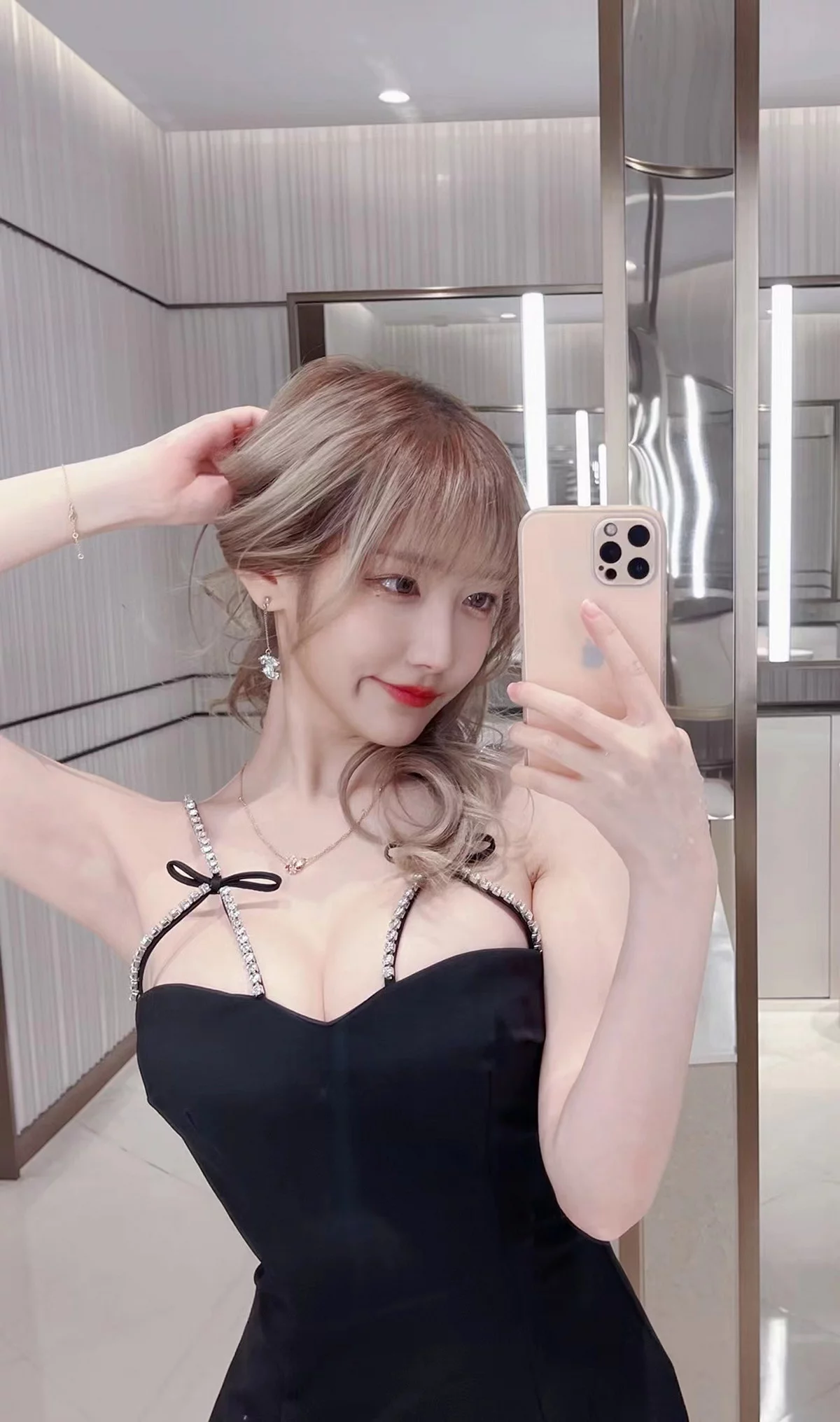 人气Coser啾小妍合集主题私房性感服饰系列秀完美身材翘臀美腿迷人诱惑写真328P
