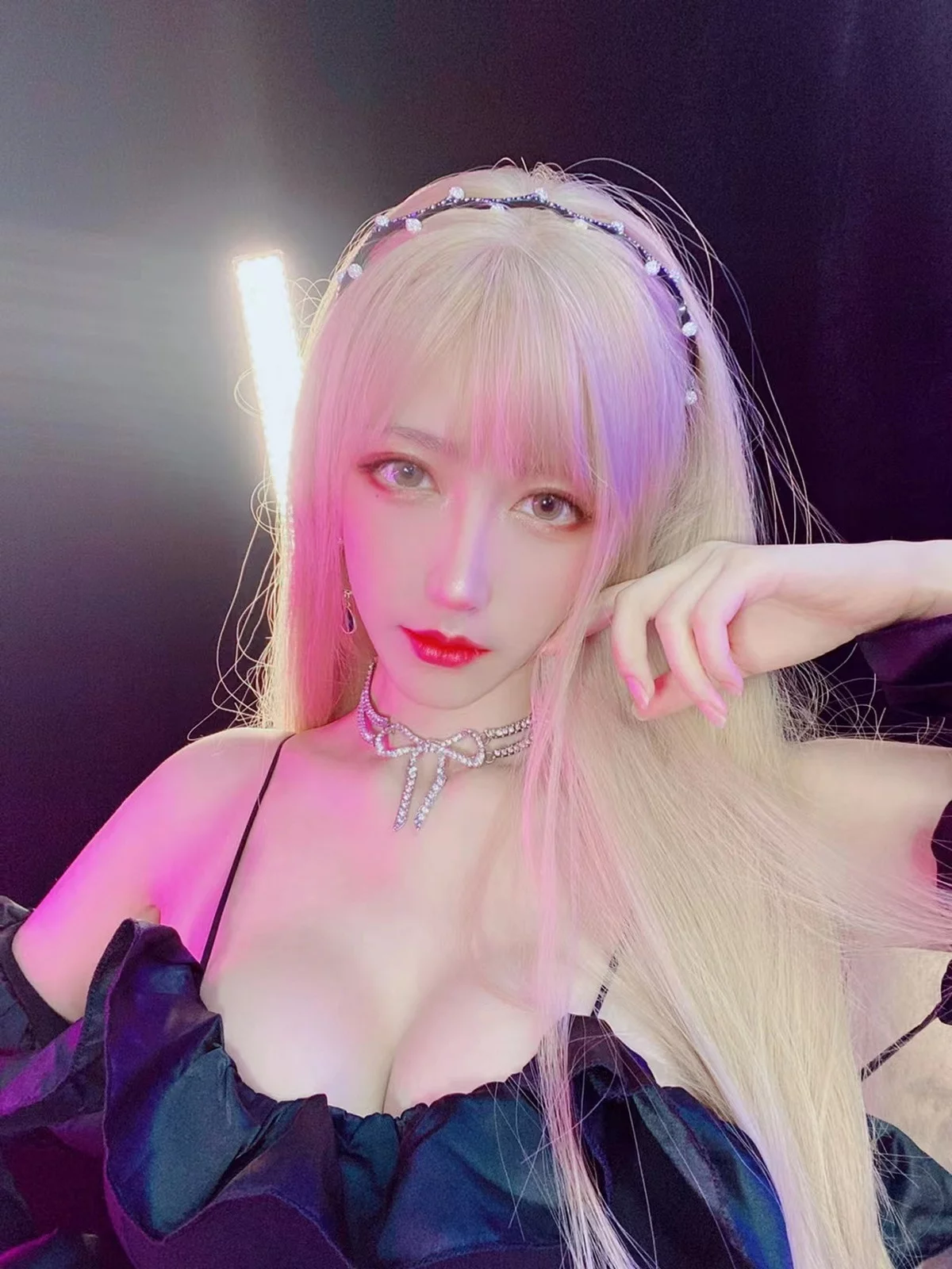 人气Coser啾小妍合集主题私房性感服饰系列秀完美身材翘臀美腿迷人诱惑写真328P
