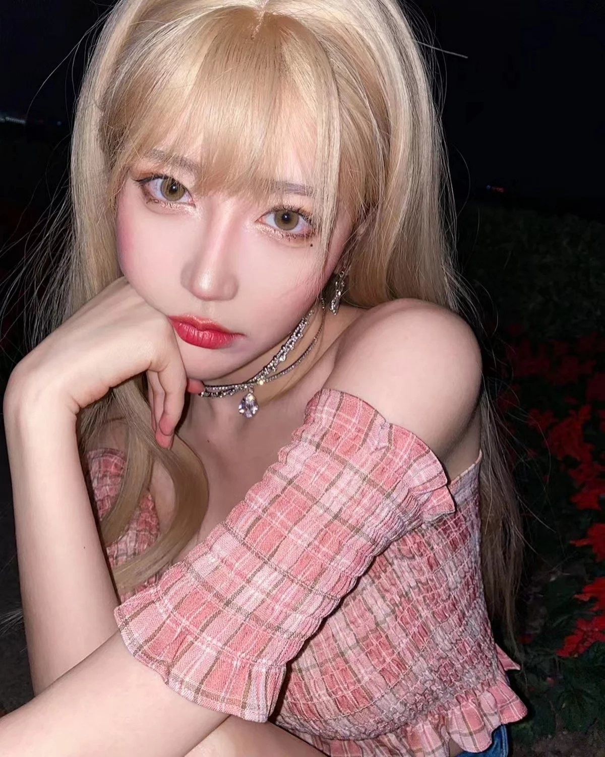 人气Coser啾小妍合集主题私房性感服饰系列秀完美身材翘臀美腿迷人诱惑写真328P
