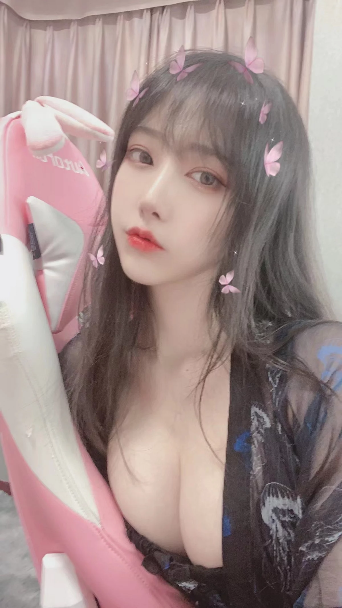 人气Coser啾小妍合集主题私房性感服饰系列秀完美身材翘臀美腿迷人诱惑写真328P