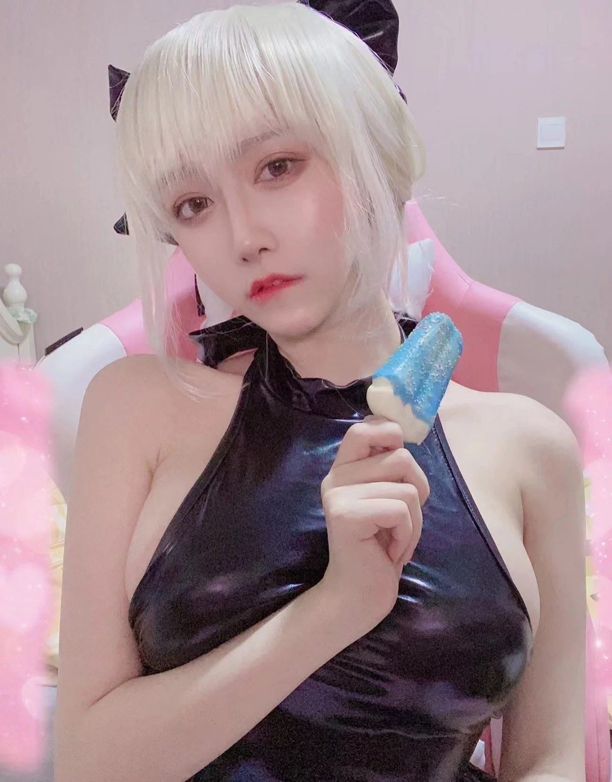 人气Coser啾小妍合集主题私房性感服饰系列秀完美身材翘臀美腿迷人诱惑写真328P