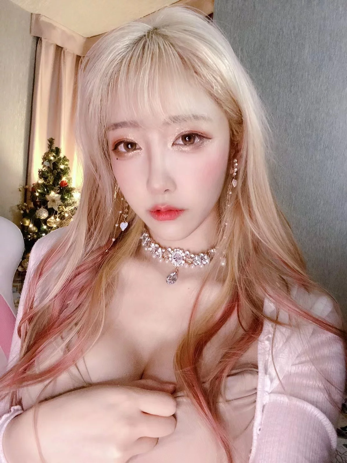 人气Coser啾小妍合集主题私房性感服饰系列秀完美身材翘臀美腿迷人诱惑写真328P