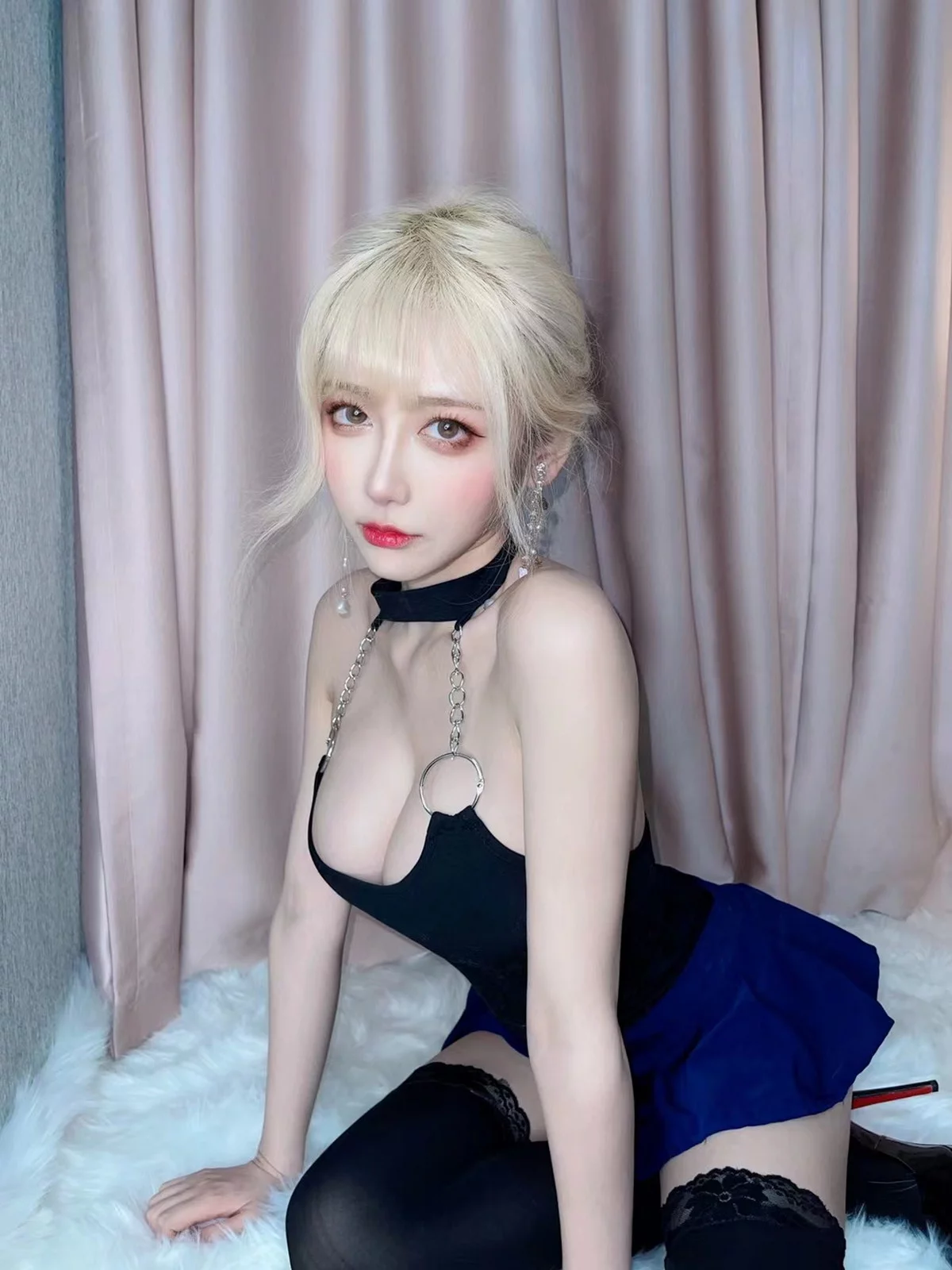 人气Coser啾小妍合集主题私房性感服饰系列秀完美身材翘臀美腿迷人诱惑写真328P