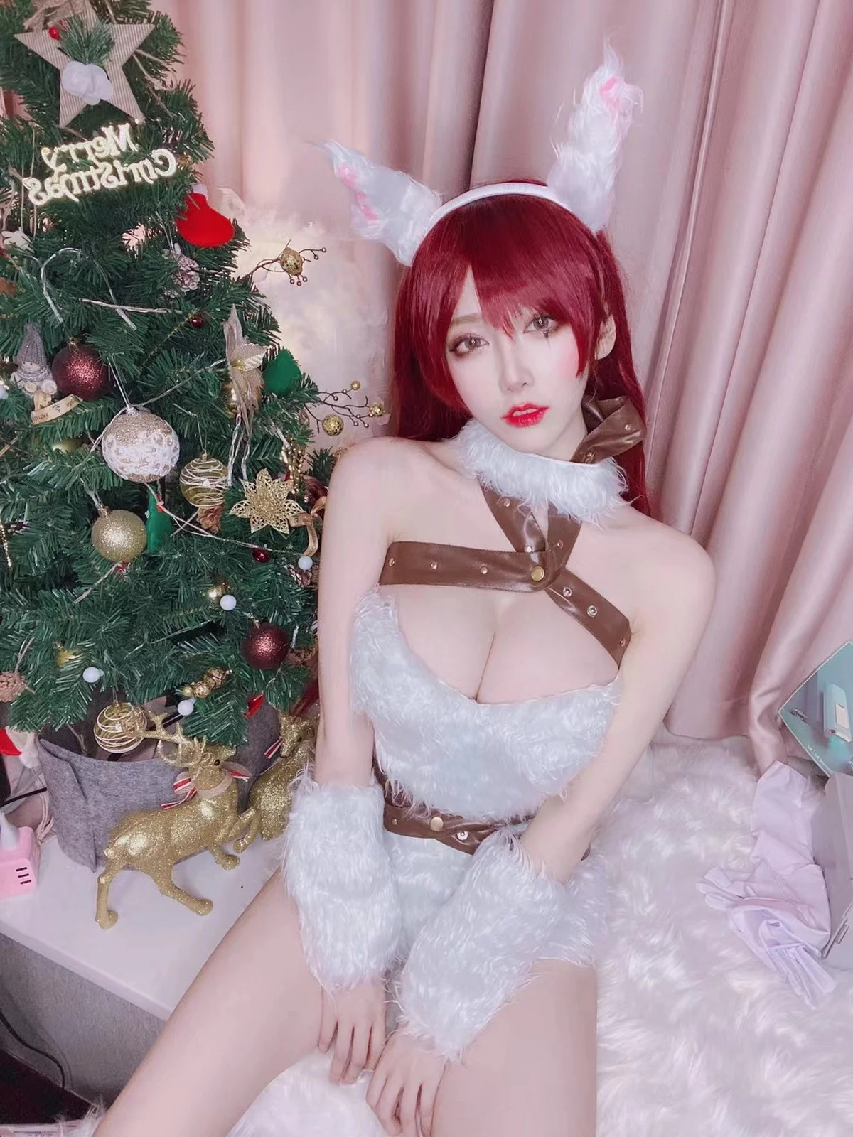 人气Coser啾小妍合集主题私房性感服饰系列秀完美身材翘臀美腿迷人诱惑写真328P