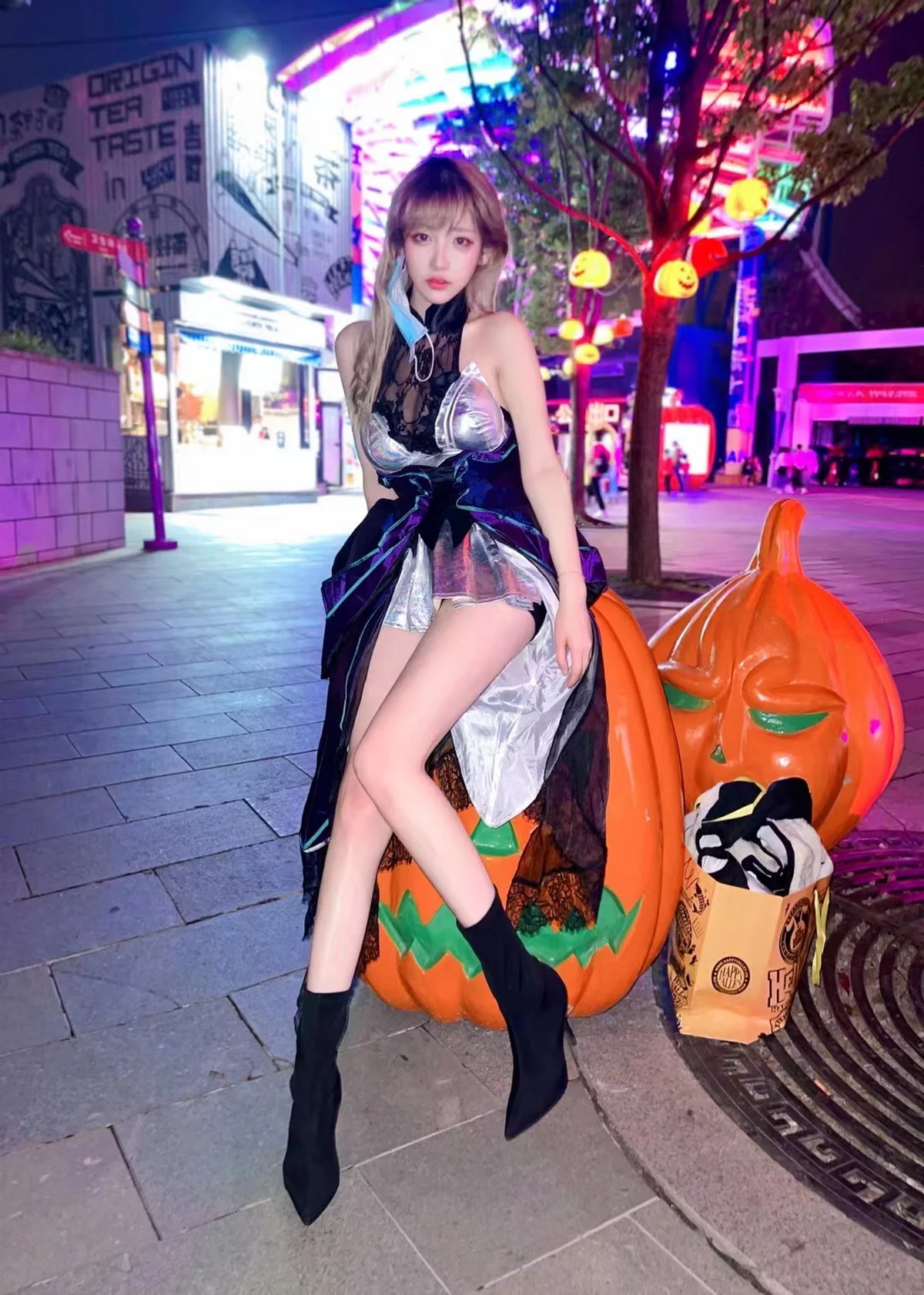 人气Coser啾小妍合集主题私房性感服饰系列秀完美身材翘臀美腿迷人诱惑写真328P