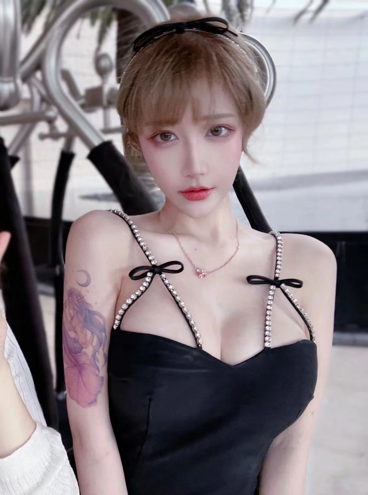 人气Coser啾小妍合集主题私房性感服饰系列秀完美身材翘臀美腿迷人诱惑写真328P