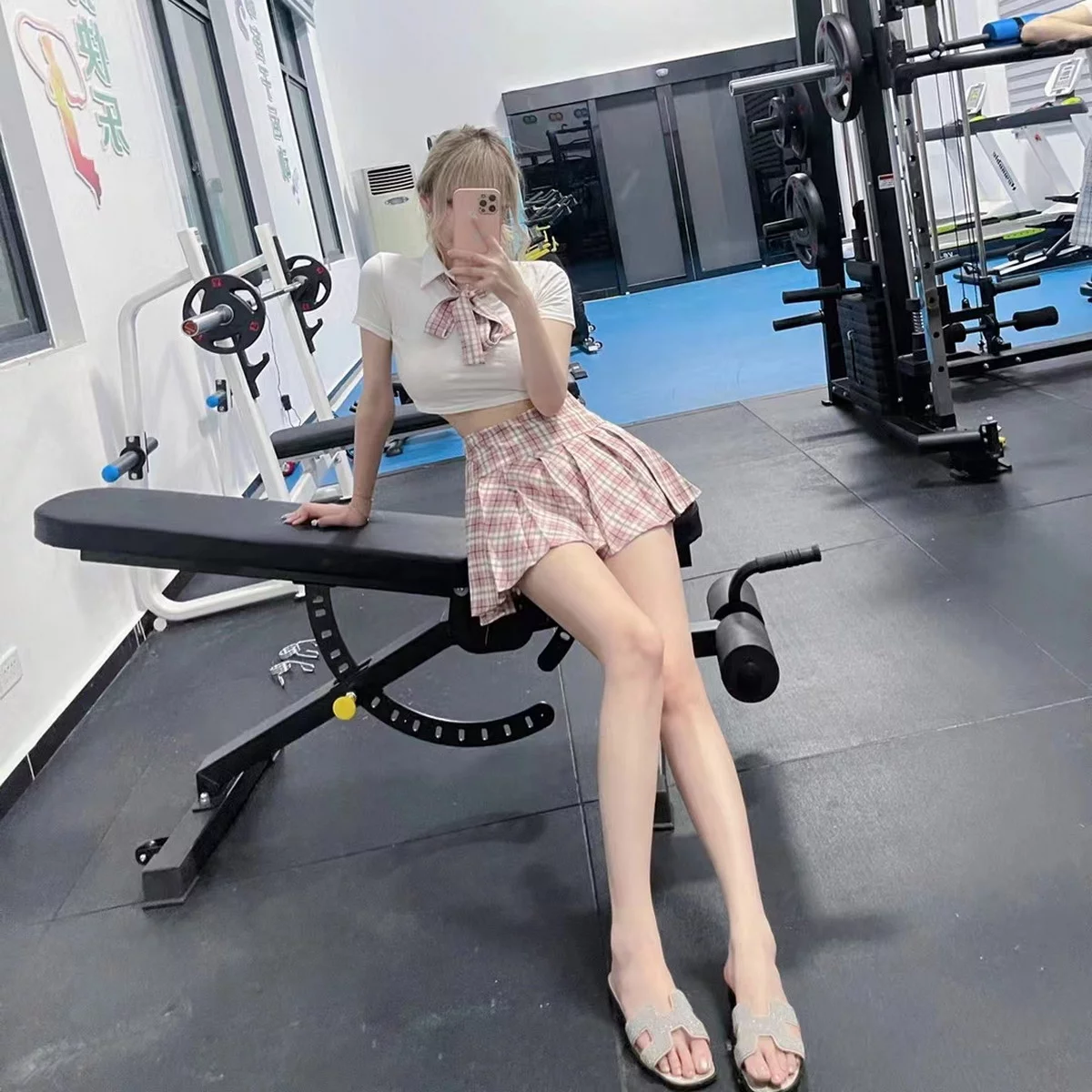 人气Coser啾小妍合集主题私房性感服饰系列秀完美身材翘臀美腿迷人诱惑写真328P