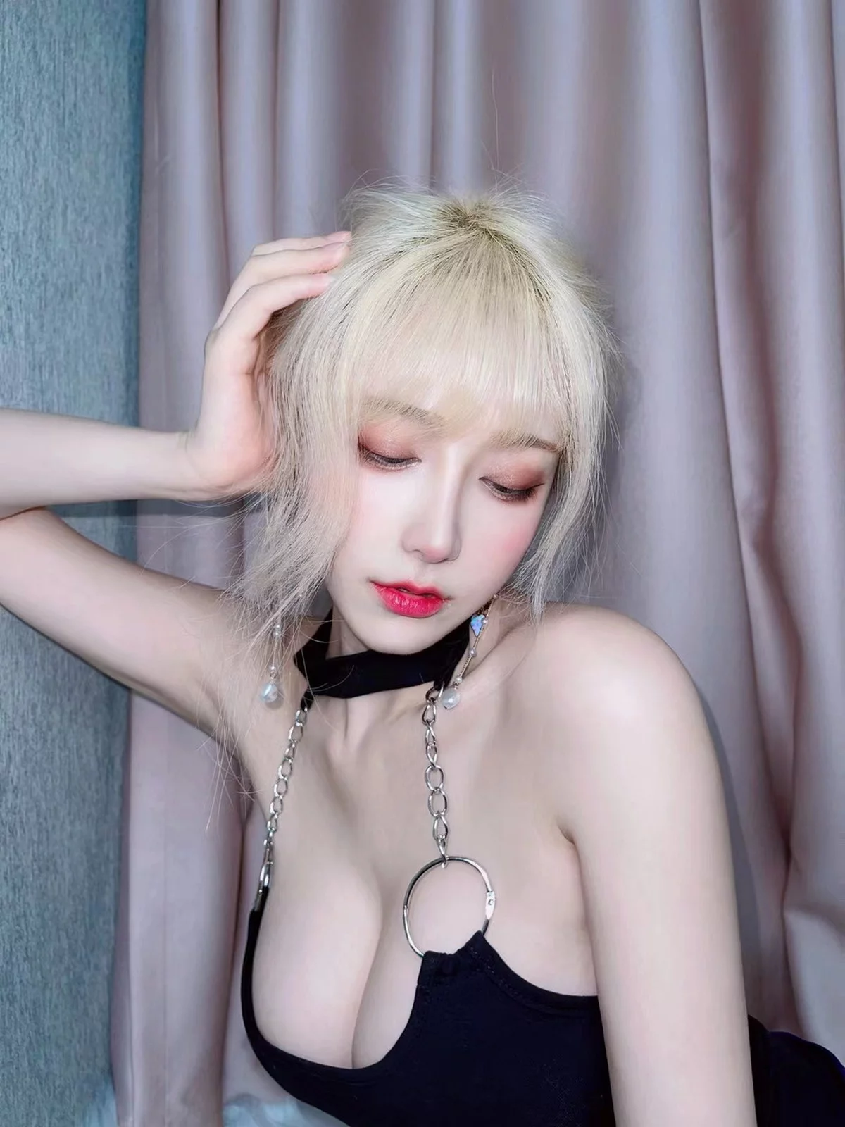 人气Coser啾小妍合集主题私房性感服饰系列秀完美身材翘臀美腿迷人诱惑写真328P