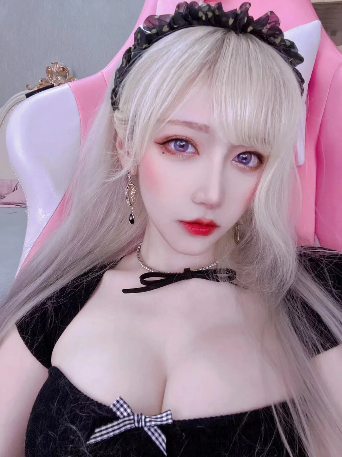 人气Coser啾小妍合集主题私房性感服饰系列秀完美身材翘臀美腿迷人诱惑写真328P