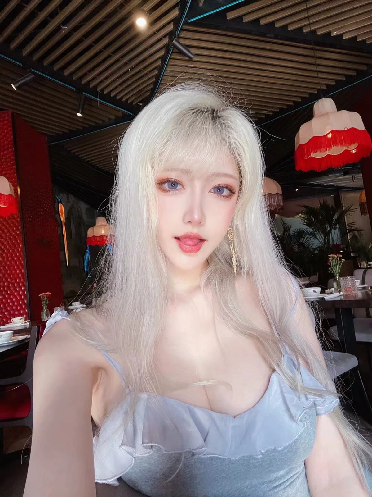 人气Coser啾小妍合集主题私房性感服饰系列秀完美身材翘臀美腿迷人诱惑写真328P