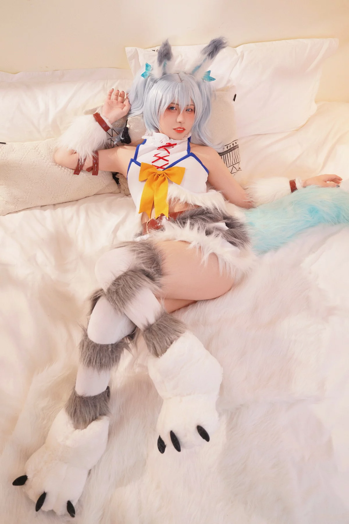 微博美少女虎森森回复术士刹那主题私房床上性感服饰秀翘臀美腿迷人诱惑写真40P
