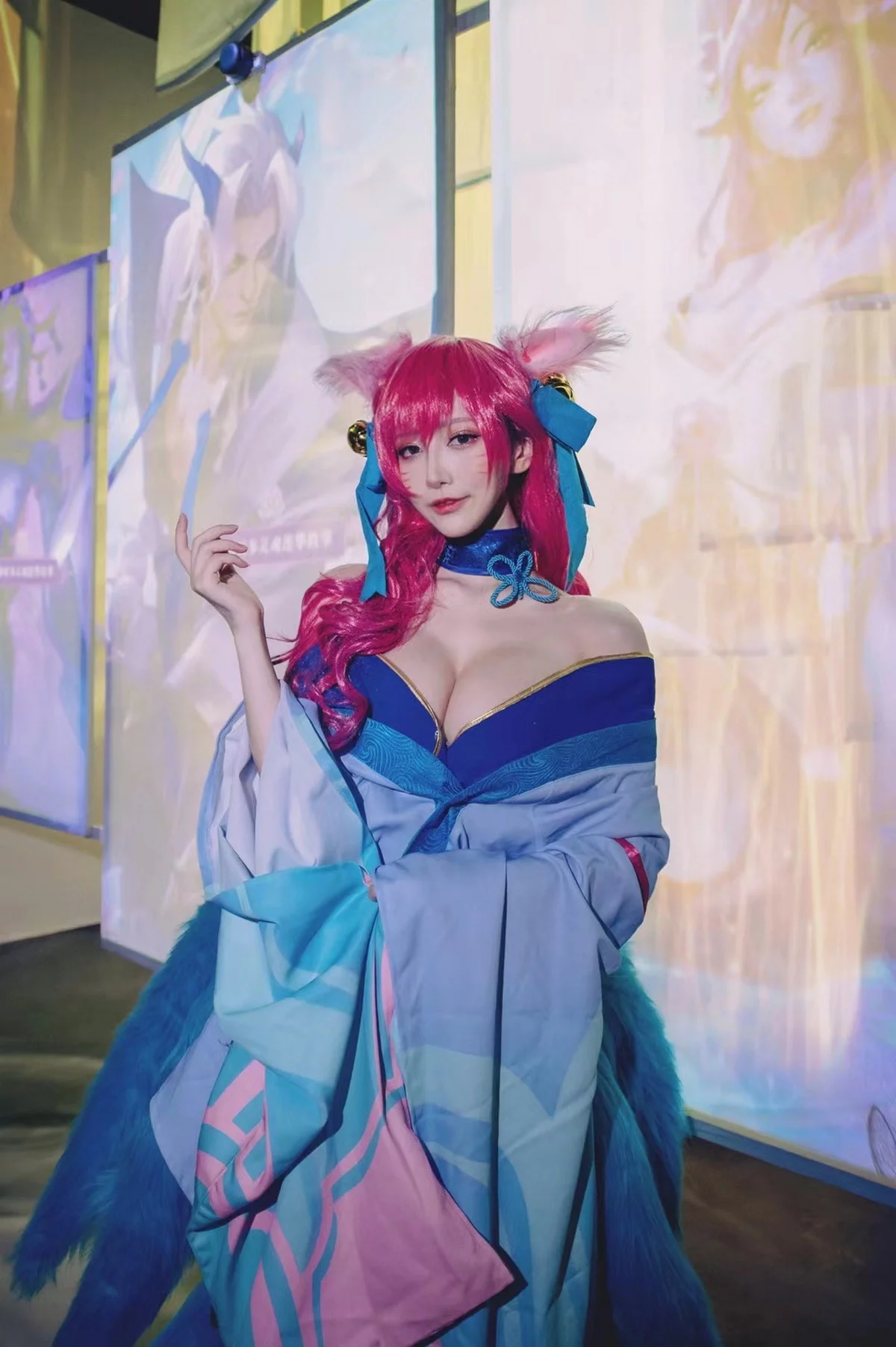 人气Coser啾小妍合集主题私房性感服饰系列秀完美身材翘臀美腿迷人诱惑写真328P