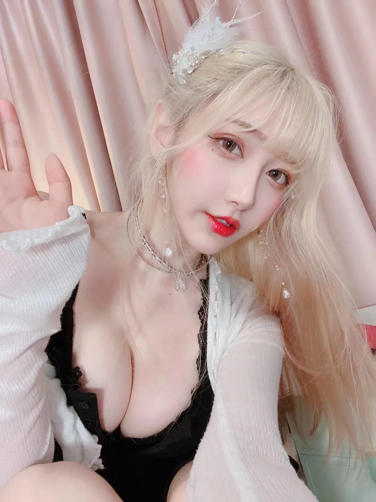 人气Coser啾小妍合集主题私房性感服饰系列秀完美身材翘臀美腿迷人诱惑写真328P