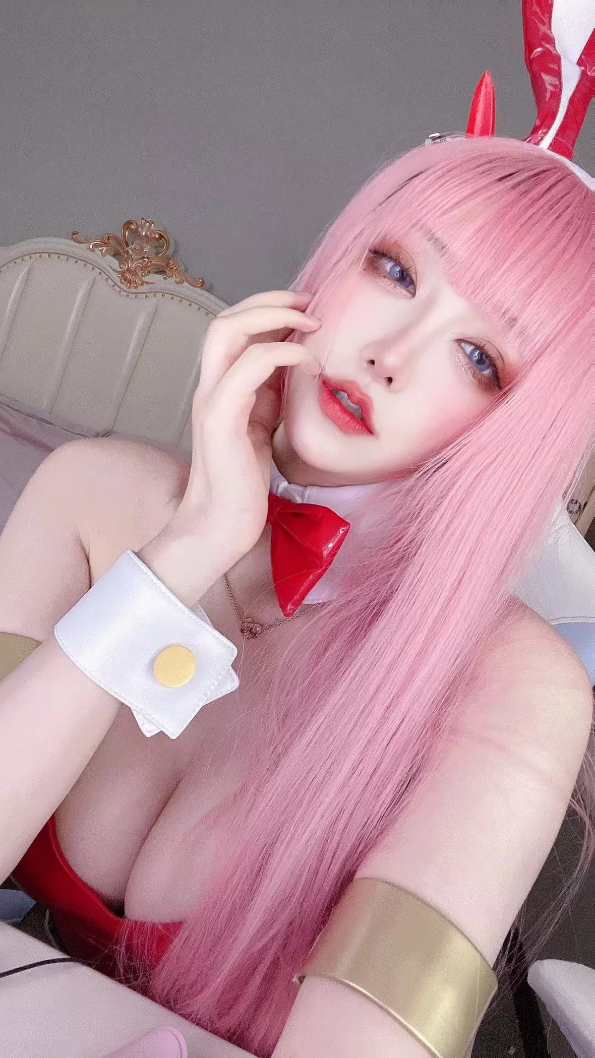 人气Coser啾小妍合集主题私房性感服饰系列秀完美身材翘臀美腿迷人诱惑写真328P