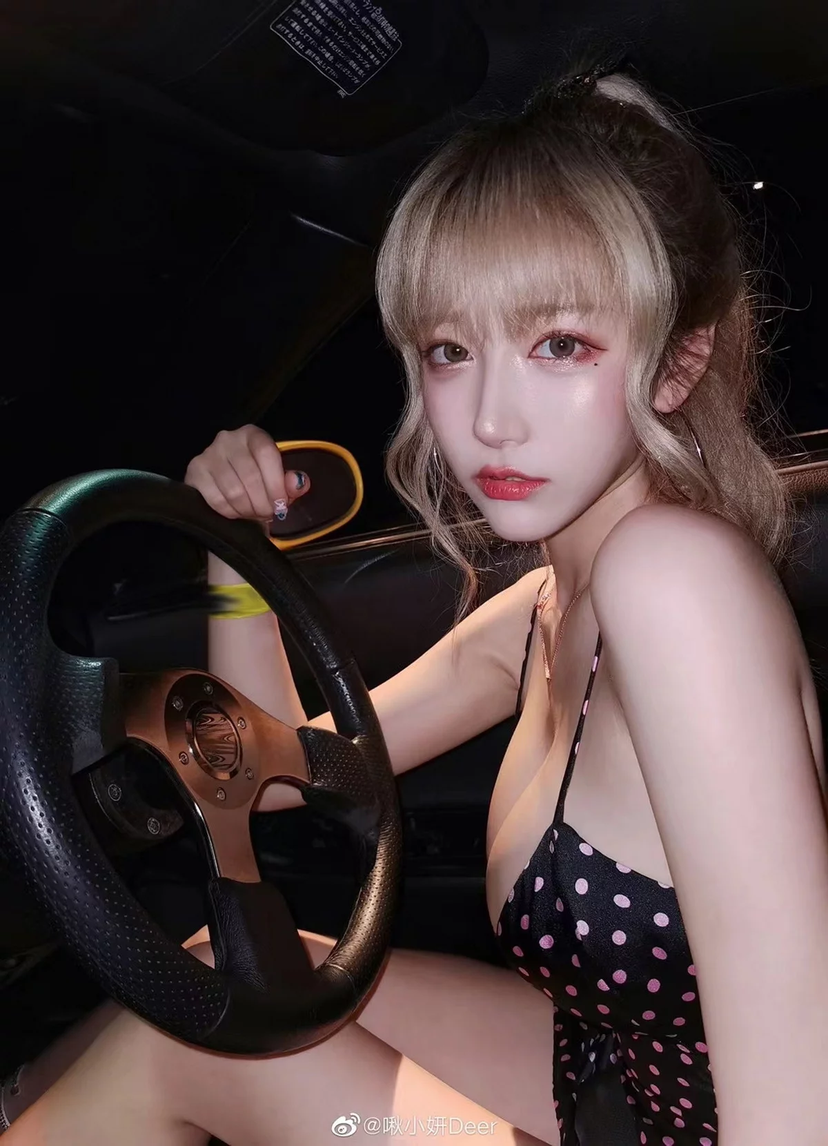 人气Coser啾小妍合集主题私房性感服饰系列秀完美身材翘臀美腿迷人诱惑写真328P
