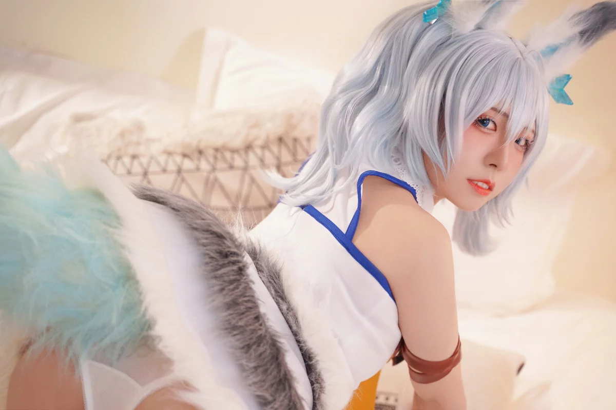 微博美少女虎森森回复术士刹那主题私房床上性感服饰秀翘臀美腿迷人诱惑写真40P