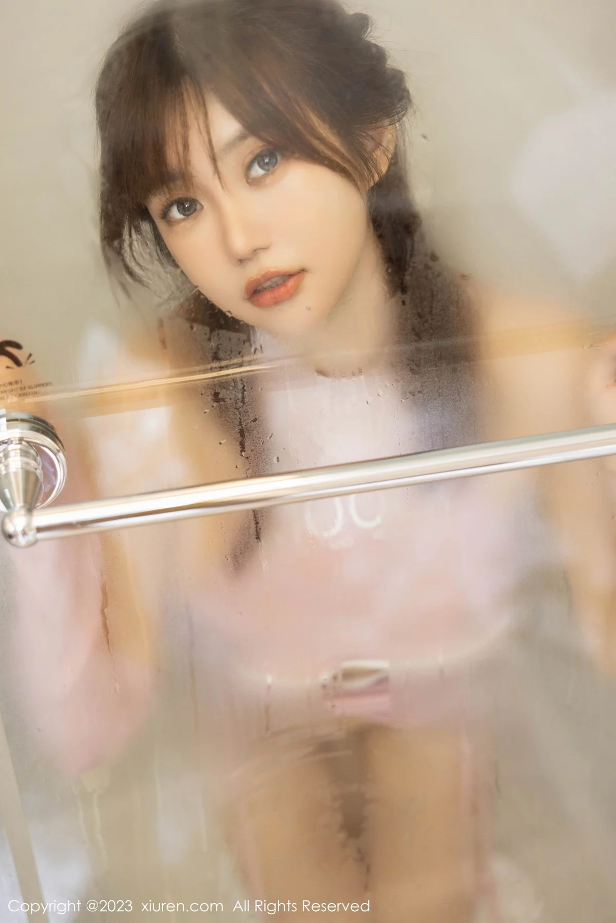 XiuRen第6097期_女神绮里嘉ula浴室性感粉色连衣短裙湿身秀完美身材诱惑写真81P