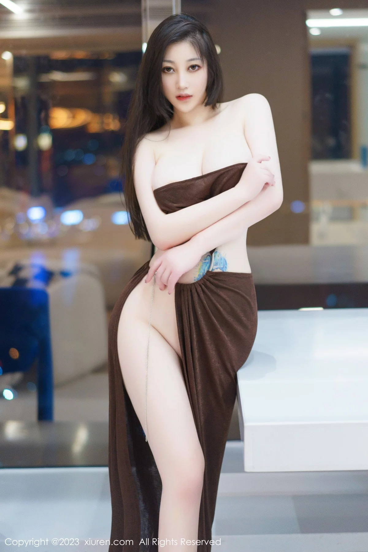 XiuRen第6098期_女神妲己_Toxic三亚旅拍游艇场景性感服饰秀雪峰美臀诱惑写真99P