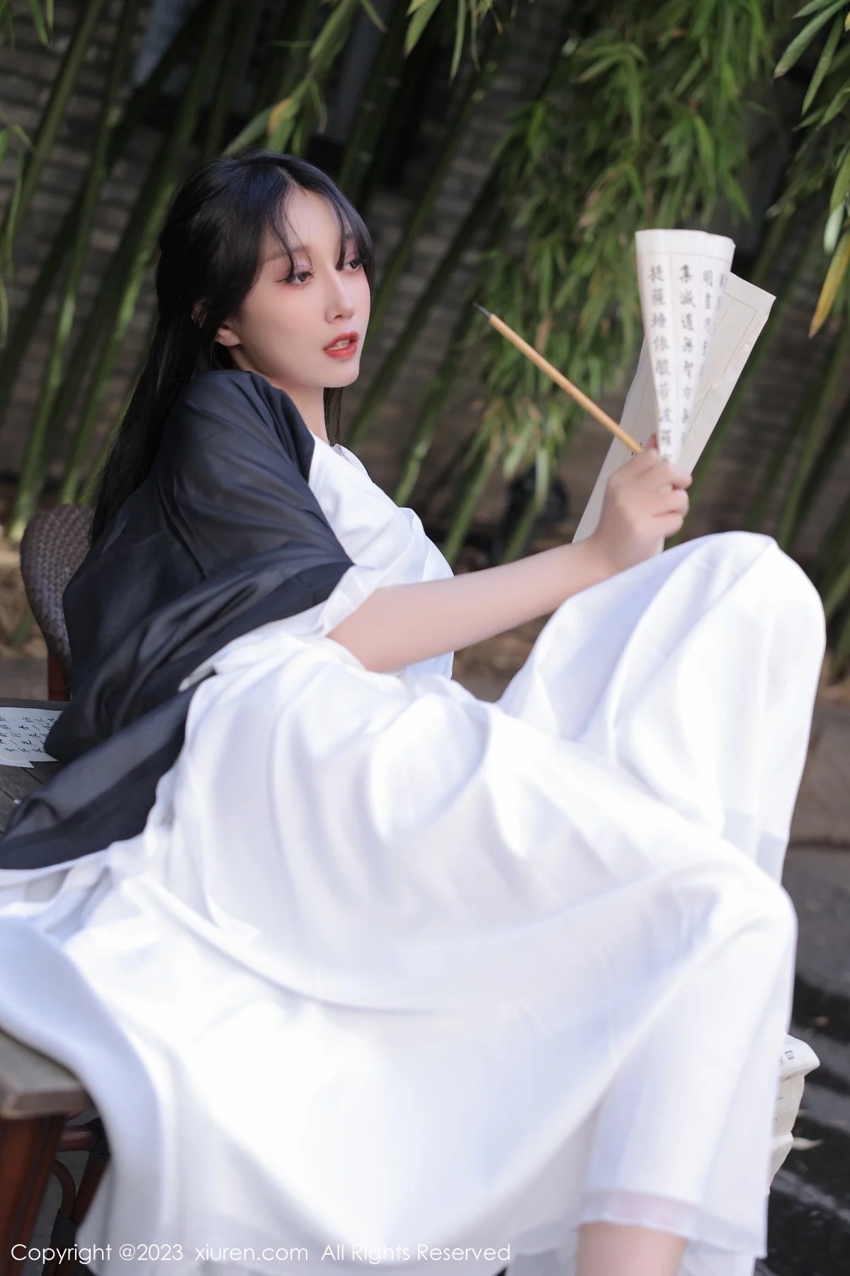 XiuRen第6094期_模特玥儿玥er海南旅拍脱白色古装服饰露性感内衣撩人诱惑写真55P