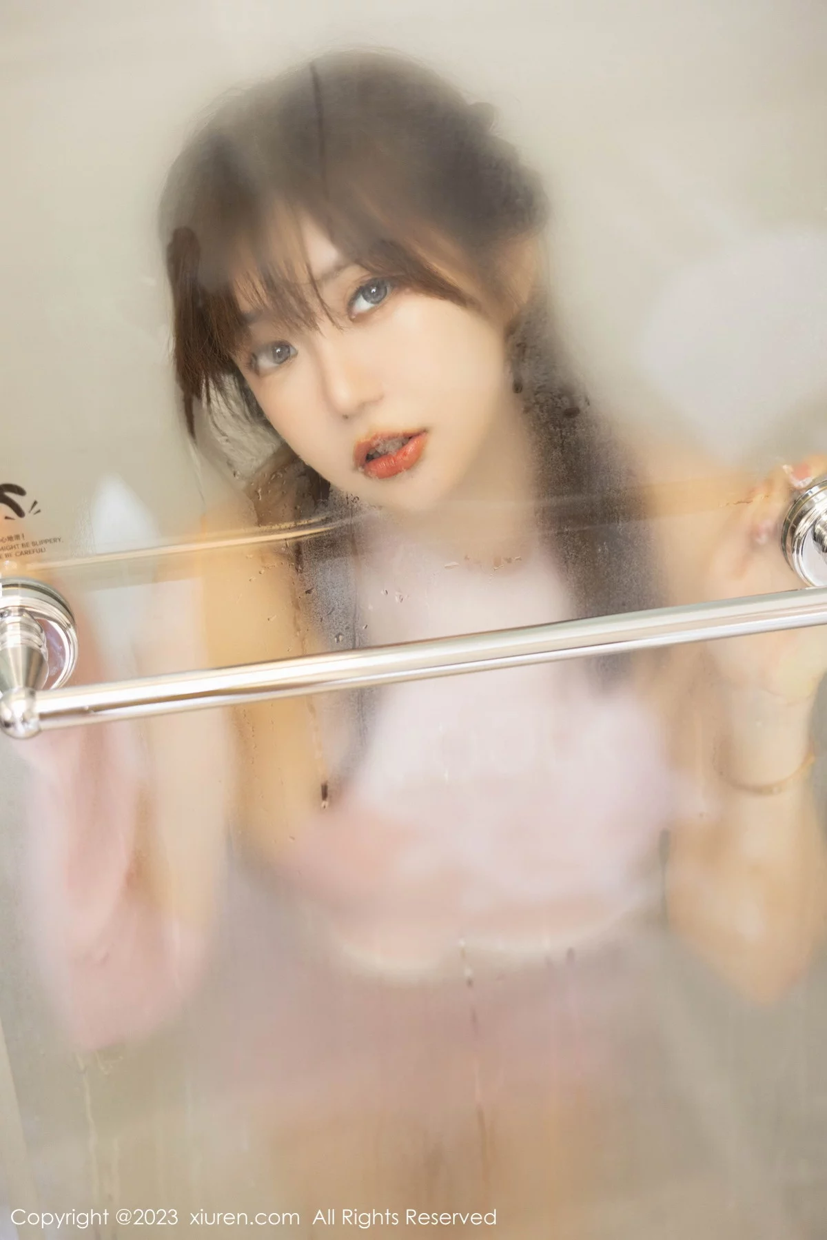 XiuRen第6097期_女神绮里嘉ula浴室性感粉色连衣短裙湿身秀完美身材诱惑写真81P