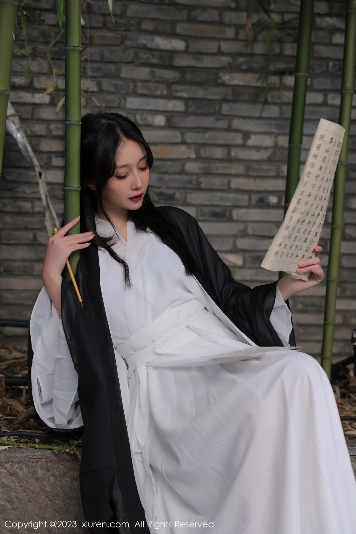 XiuRen第6094期_模特玥儿玥er海南旅拍脱白色古装服饰露性感内衣撩人诱惑写真55P