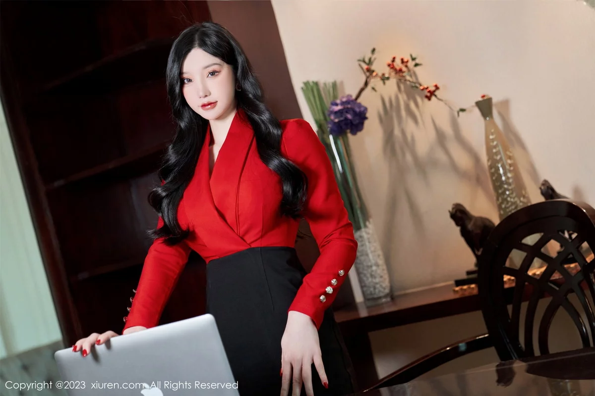 XiuRen第6101期_女神周于希Sally办公室秘密主题脱制服露黑色蕾丝内衣诱惑写真84P