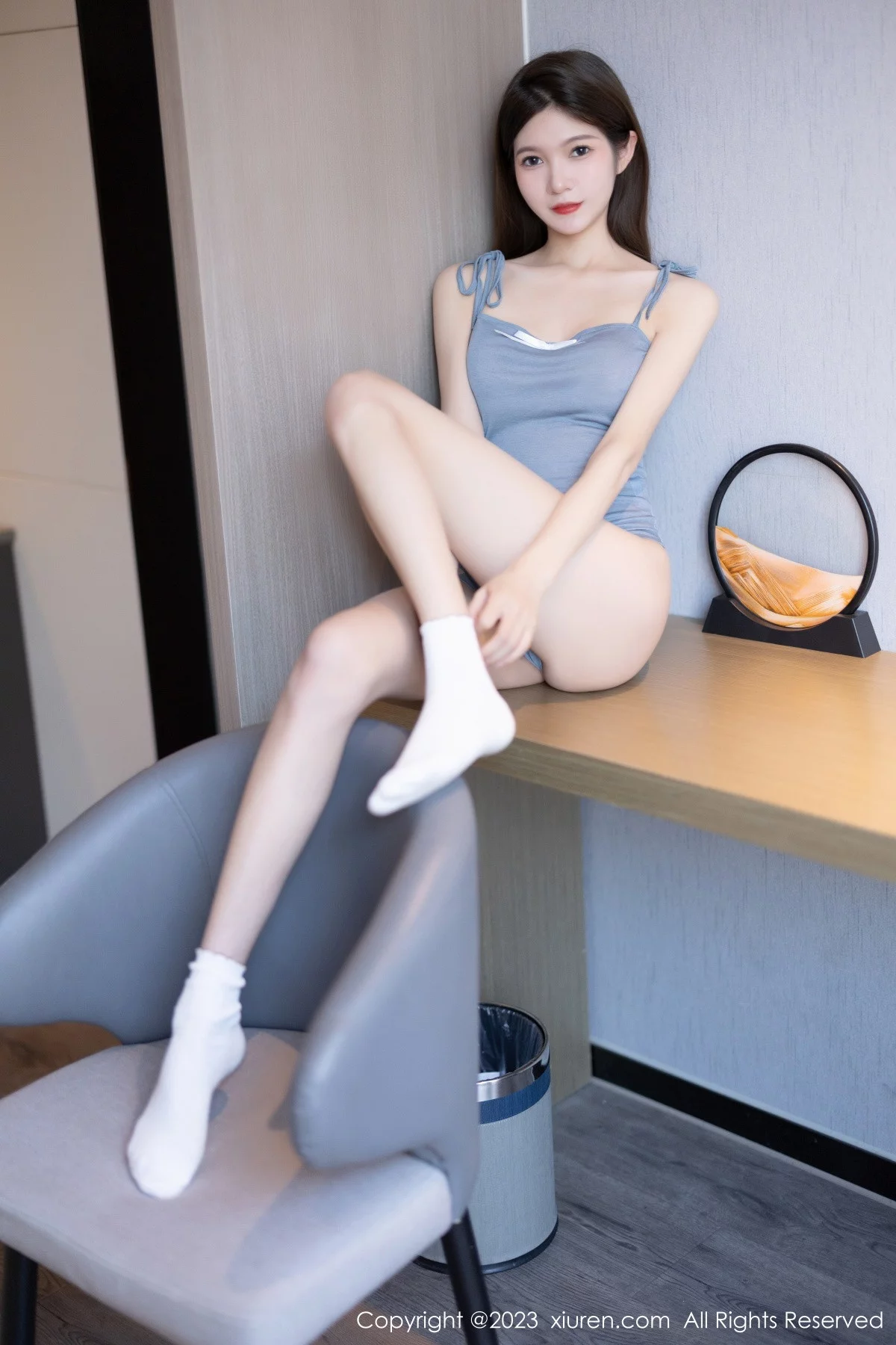 XiuRen第6104期_模特程程程-淡蓝色高开叉吊带+黑色缕空裙秀完美身材诱惑写真87P