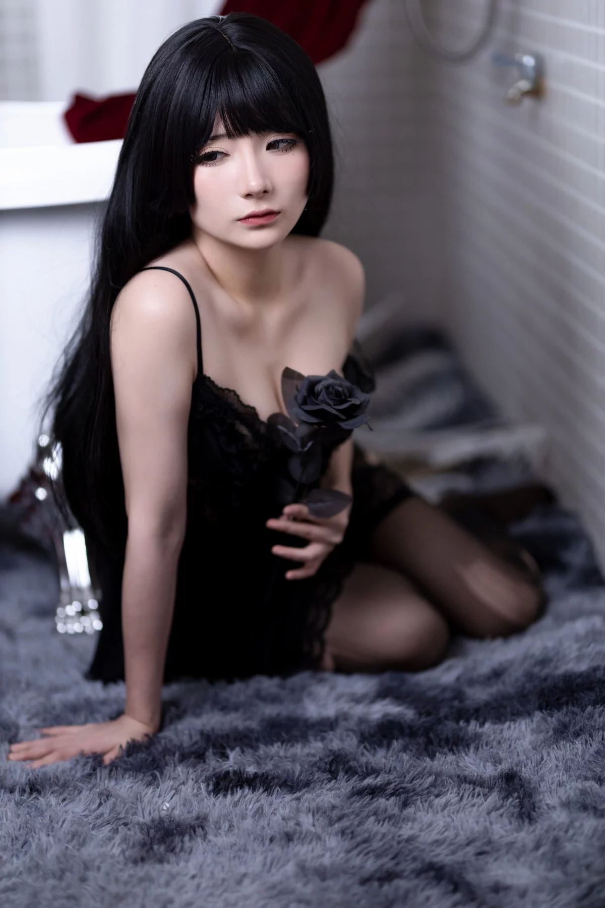 网络美女是三不是世w黑玫瑰主题私房浴室性感黑色蕾丝内衣秀完美身材诱惑写真40P