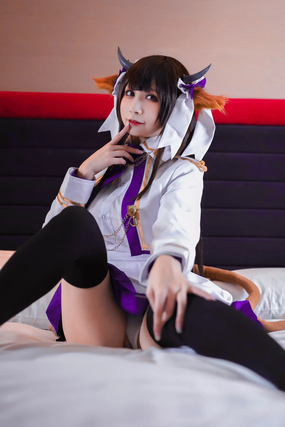 Coser美女小律Ritsuㄚ律乳业主题私房半脱露三点式奶牛内衣秀油亮肌肤诱惑写真37P