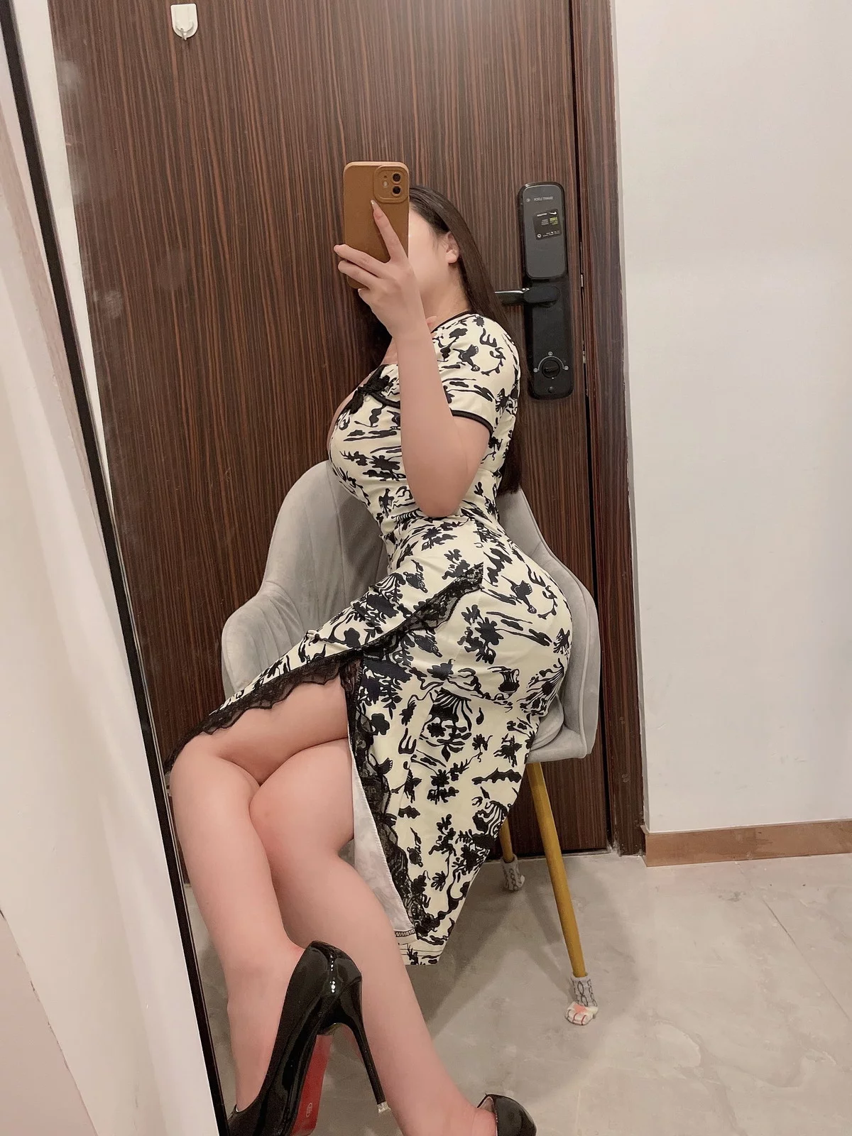 网络美女是可馨儿微密圈合集主题精选生活自拍性感服饰秀豪乳翘臀惹火诱惑写真129P