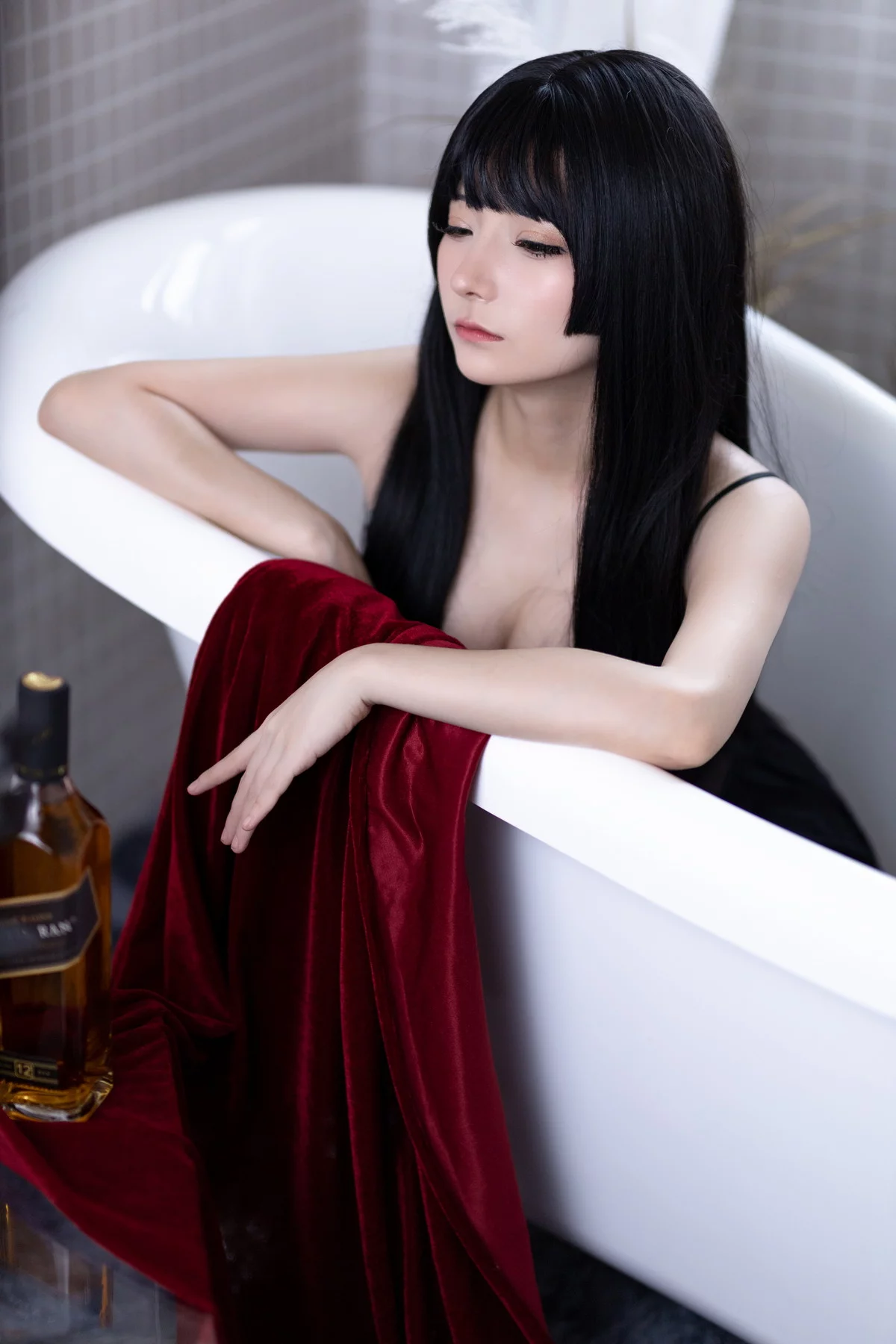 网络美女是三不是世w黑玫瑰主题私房浴室性感黑色蕾丝内衣秀完美身材诱惑写真40P