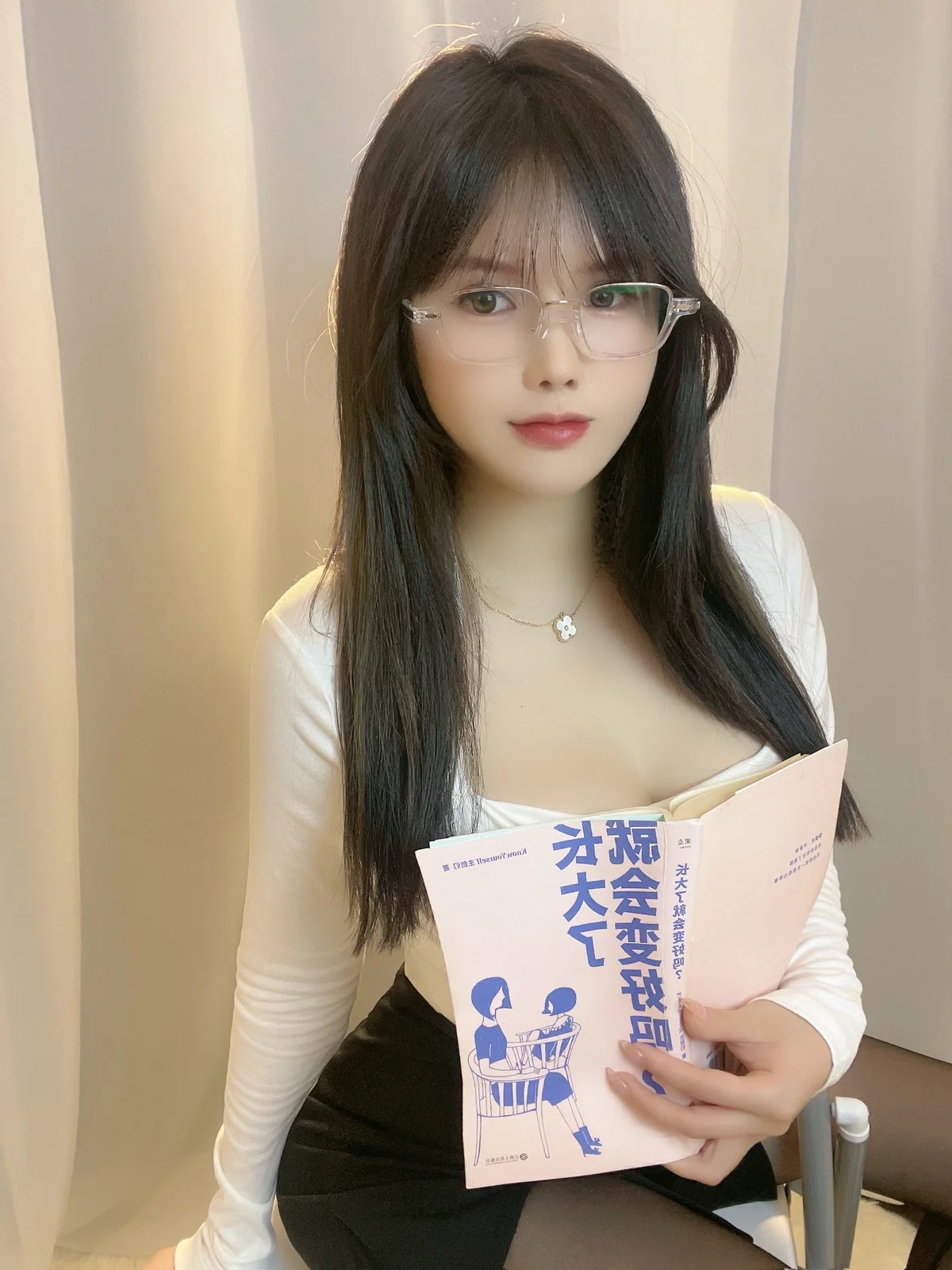 网络美女是可馨儿微密圈合集主题精选生活自拍性感服饰秀豪乳翘臀惹火诱惑写真129P